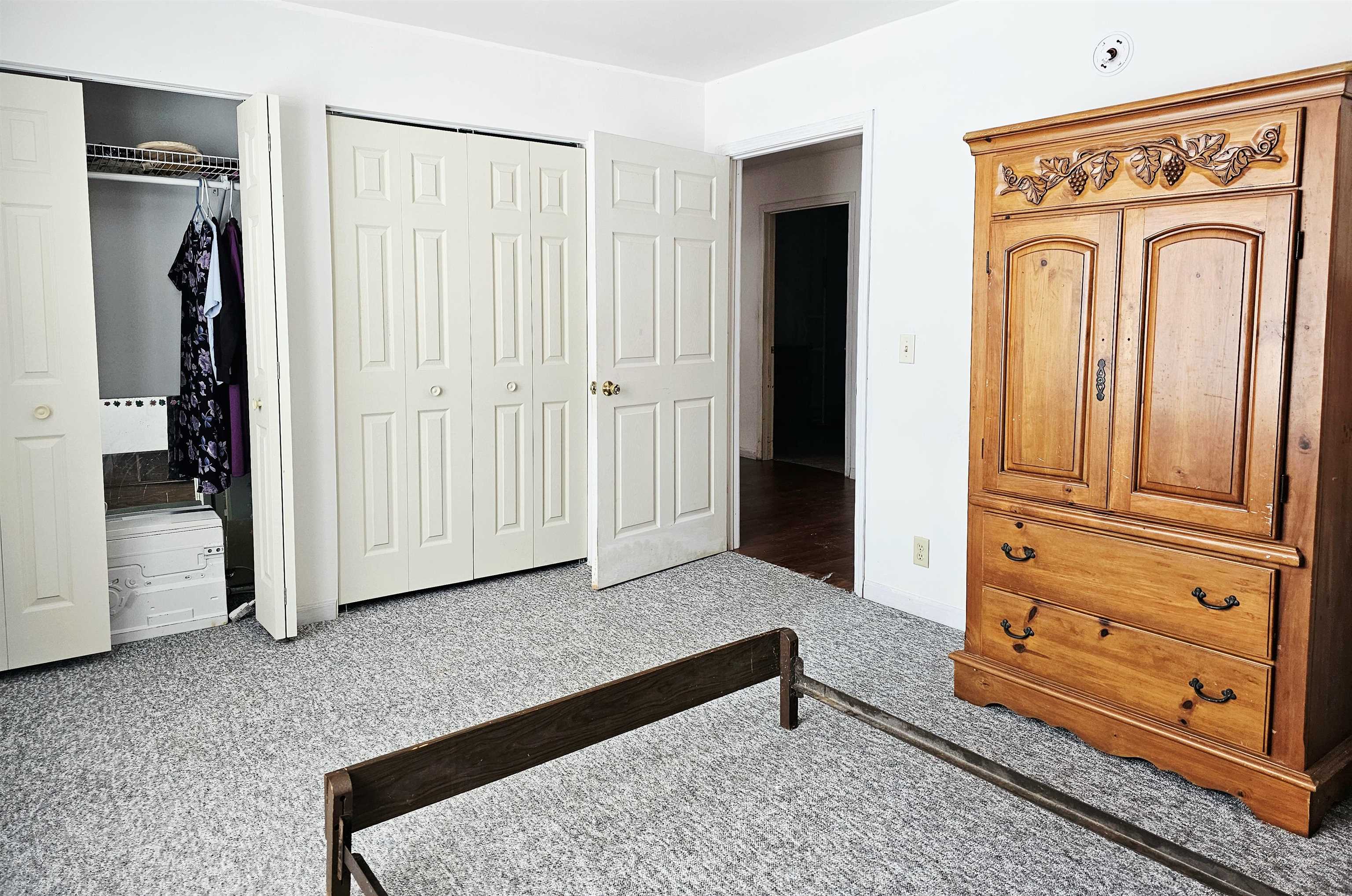90 Flanders Road Charlotte, MI 48813 - Photo 14 of 29 1949979-AE0F8106-A2A4-45AD-A5A8-C276148A526C.JPG