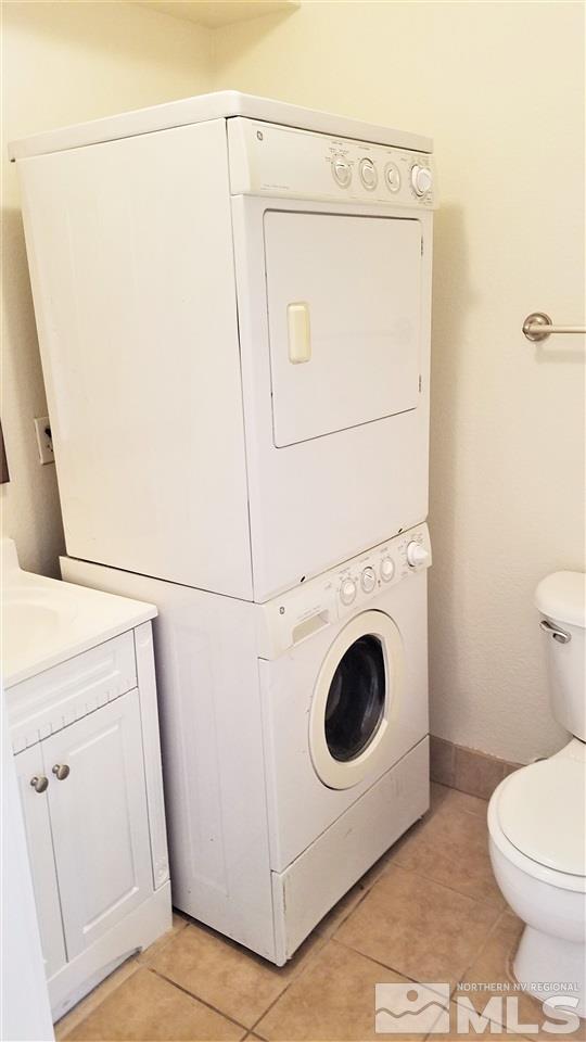 197 East Grove Street, Unit E8 Reno, NV 89502 - Photo 6 of 10 a utility room with dryer and washer