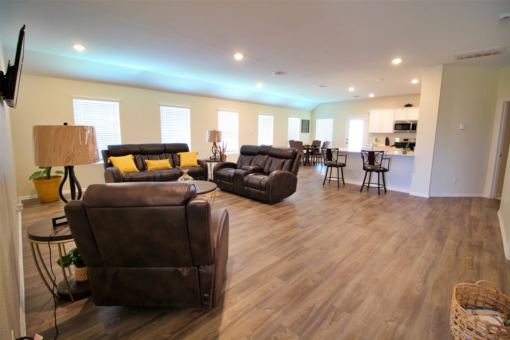 13711 Arcadia Creek Lane Rosharon, TX 77583 - Photo 6 of 24 a living room with furniture and a wooden floor