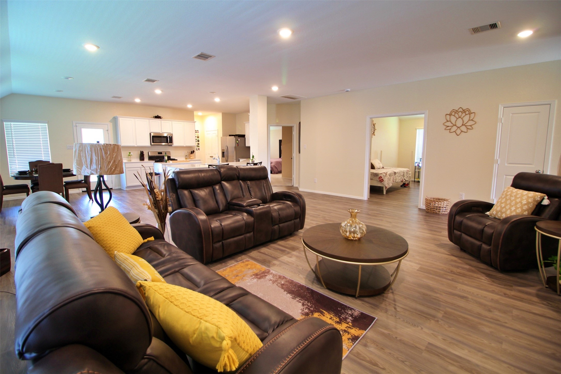13711 Arcadia Creek Lane Rosharon, TX 77583 - Photo 7 of 24 a living room with furniture and a wooden floor