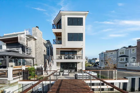 $4,450,000 | 233 West 17th Street, Ocean City, NJ 08226