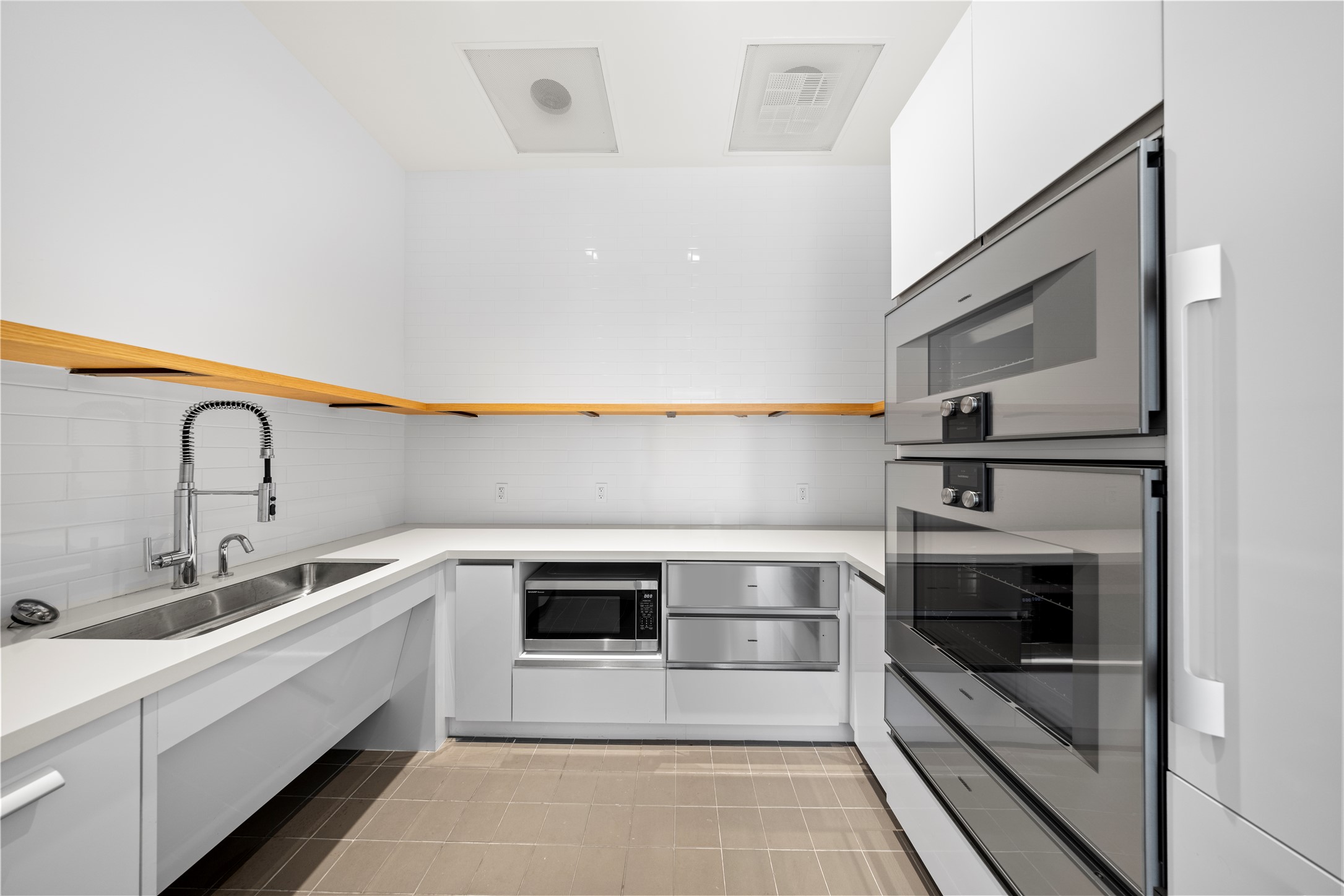 313 West 17th Street, Unit 2101 Austin, TX 78701 - Photo 26 of 36 AMENITIES. Elevated amenity deck on the tenth floor includes: Covered Lap Pool, Outdoor Cooking & Dining, Fire Pit Lounge, Sauna, Hot & Cold Plunge Pool, Exercise Facility, Dog Park w/ Washing Station, Conference Room / Private Dining, Club Room w/ Kitchen. Ground floor amenities include 24/7 Concierge, Lobby and two (2) retail spaces.