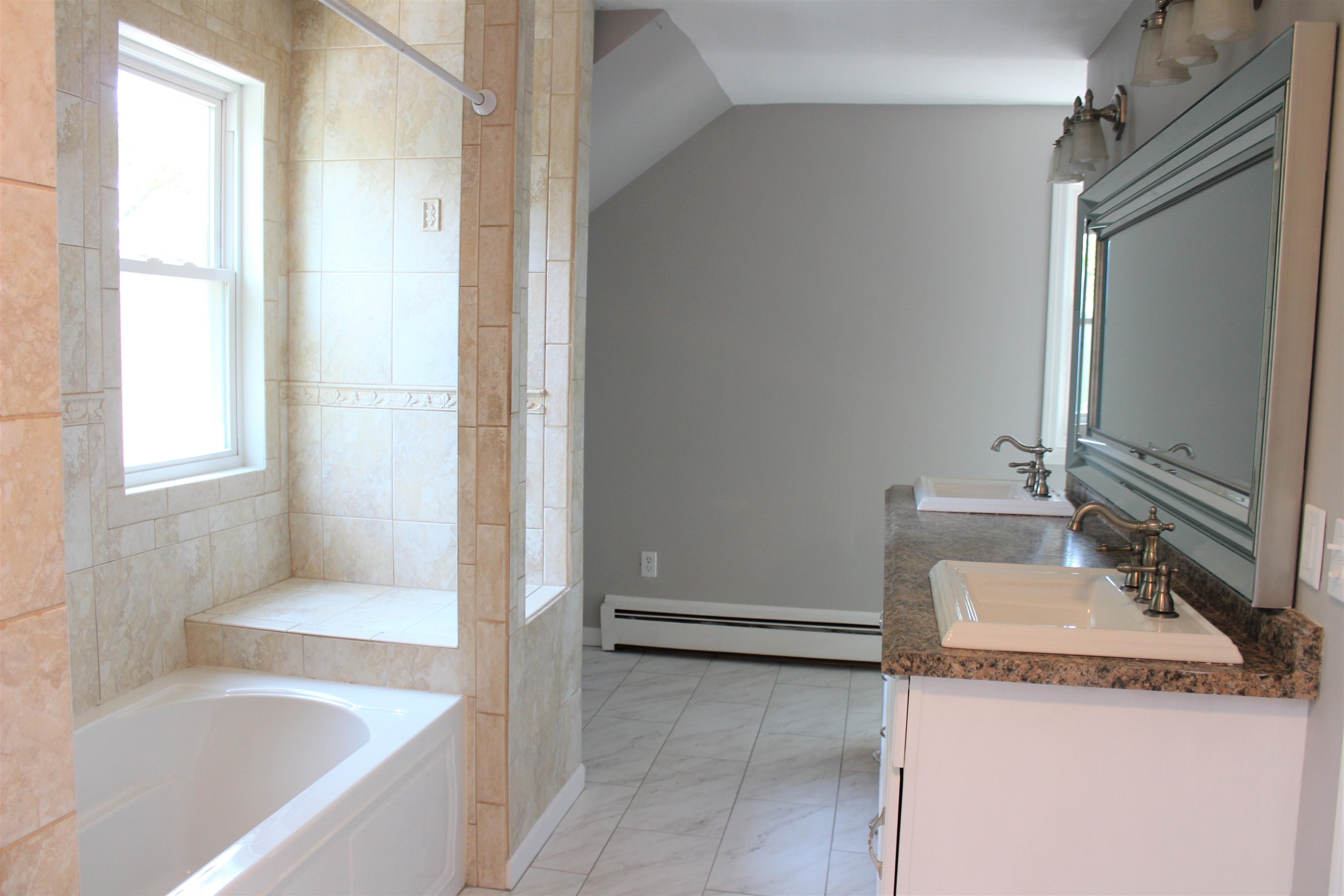 832 Maple Street Manchester, NH 03104 - Photo 12 of 15 Gallery Image 12
