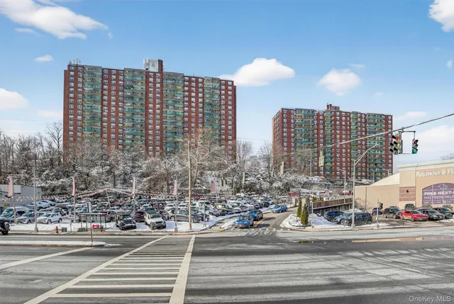 $275,000 | 1853 Central Park Avenue, Unit 16A, Yonkers, NY 10710