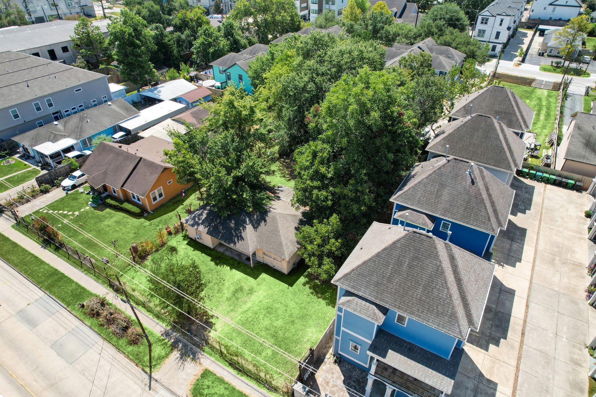 1124 West 23rd Street Houston, TX 77008 - Photo 5 of 10 Alternate aerial view