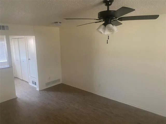 $1,250 | 2809 Wimbledon Court, Unit C, Garland, TX 75041