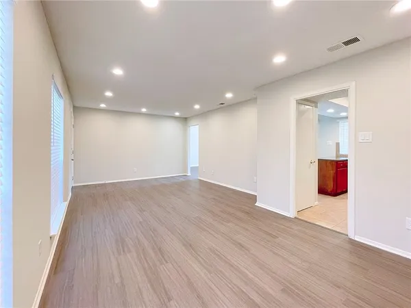 $2,250 | 11807 Knights Bridge, Austin, TX 78759