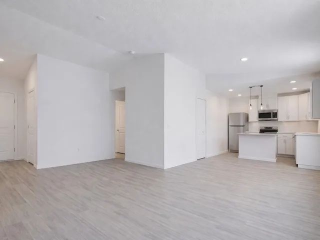 $325,000 | 7775 101st Avenue, Vero Beach, FL 32967