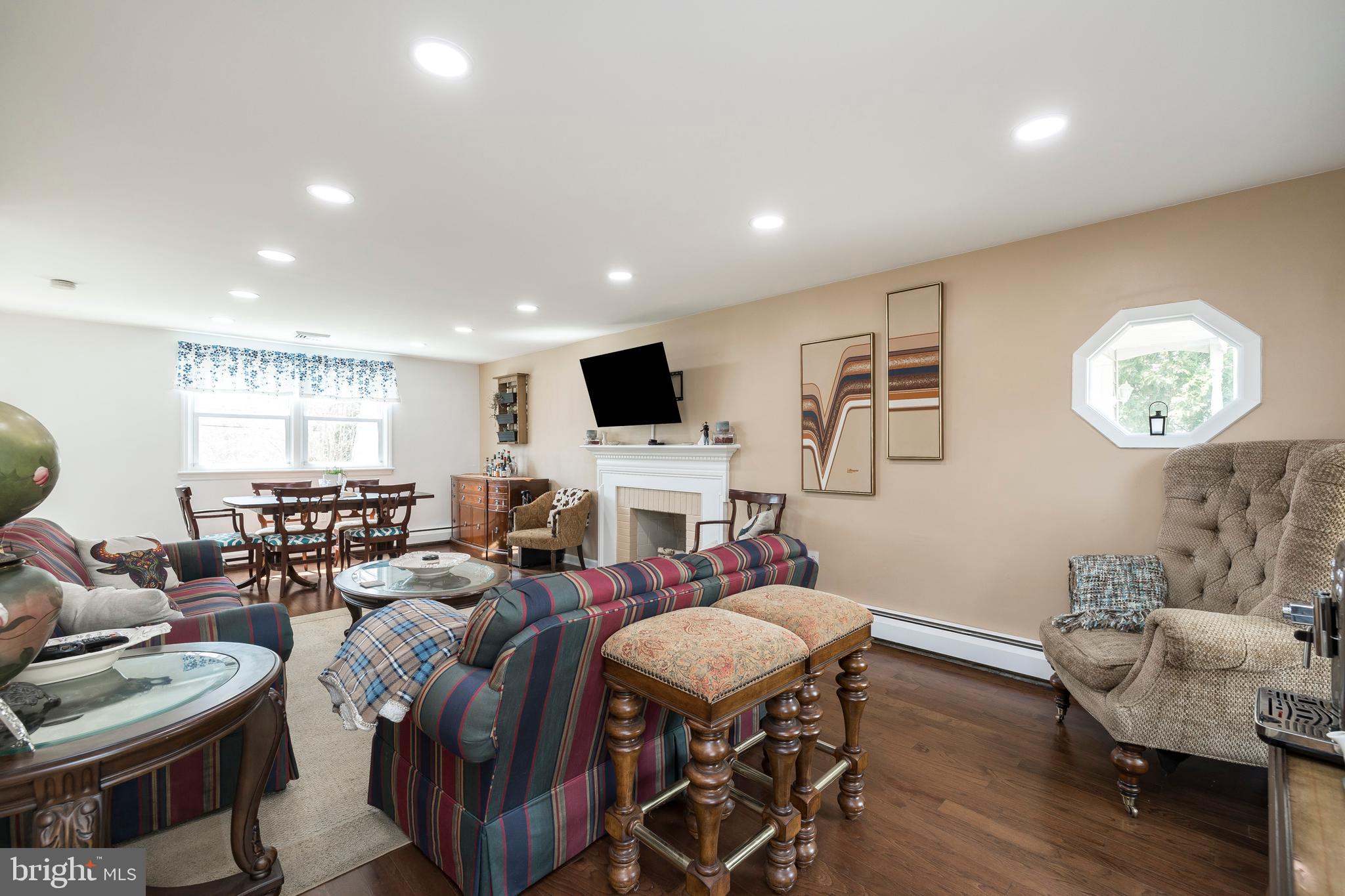 84 Conestoga Road Malvern, PA 19355 - Photo 24 of 41 Living room