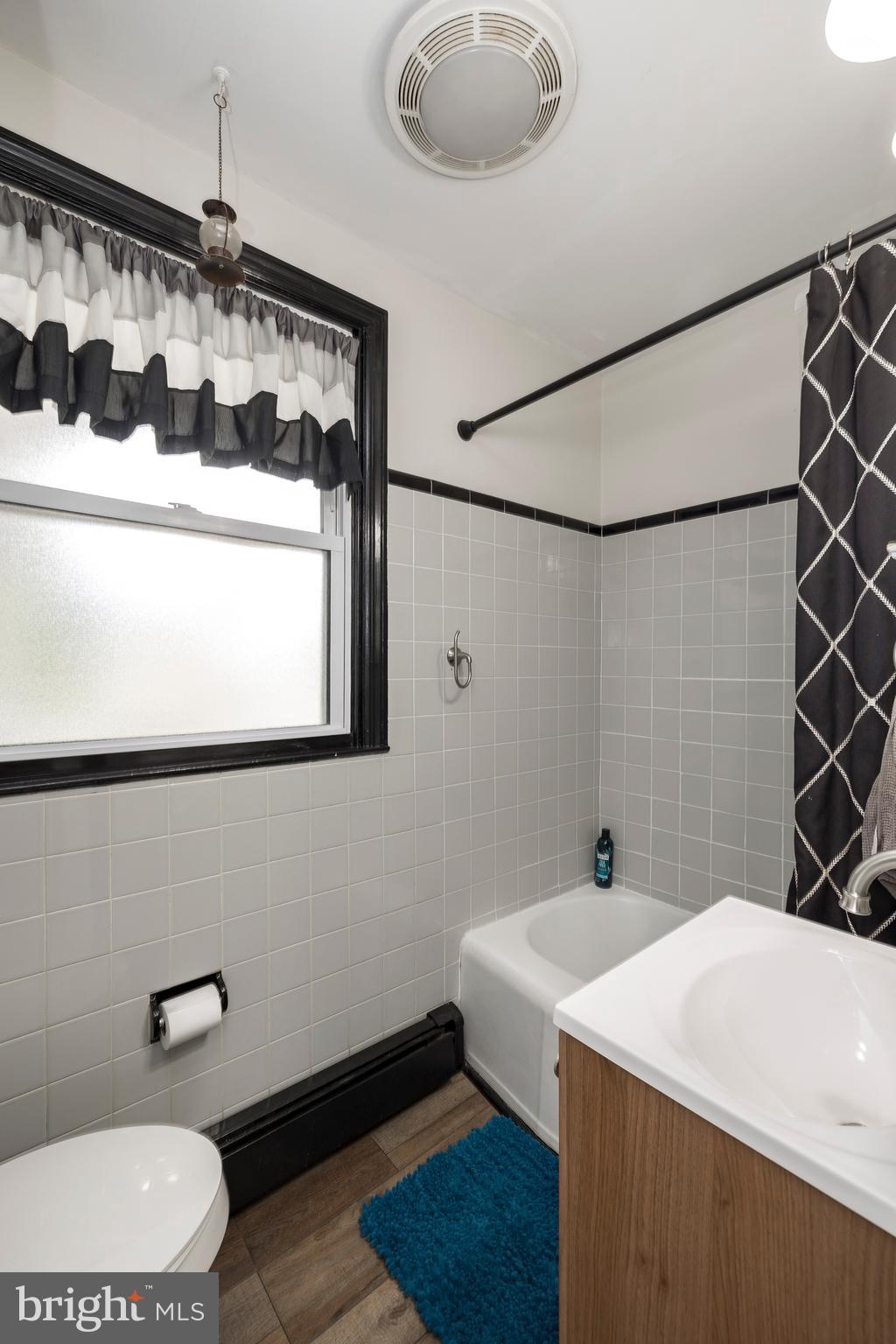 84 Conestoga Road Malvern, PA 19355 - Photo 36 of 41 Full Hall bathroom