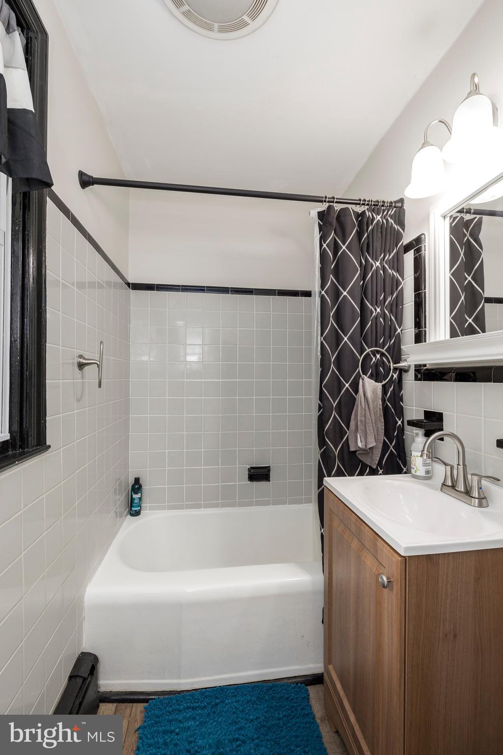 84 Conestoga Road Malvern, PA 19355 - Photo 37 of 41 Full Hall Bathroom