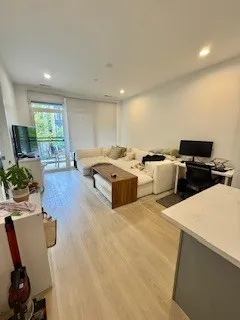 $3,200 | 3355 North Southport Avenue, Unit 2F, Chicago, IL 60657