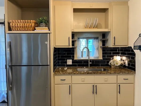 $1,550 | 4709 Park Drive, Houston, TX 77023