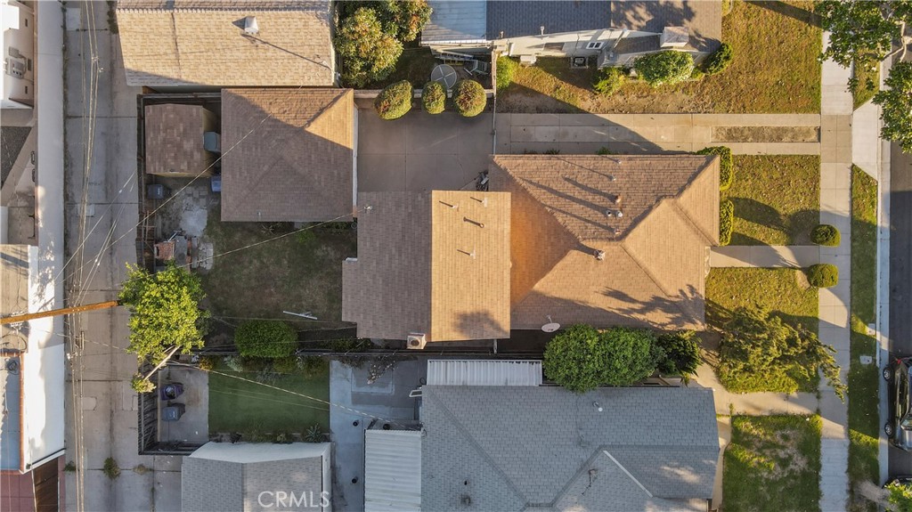 6236 Lemon Avenue Long Beach, CA 90805 - Photo 2 of 4 front view of a house