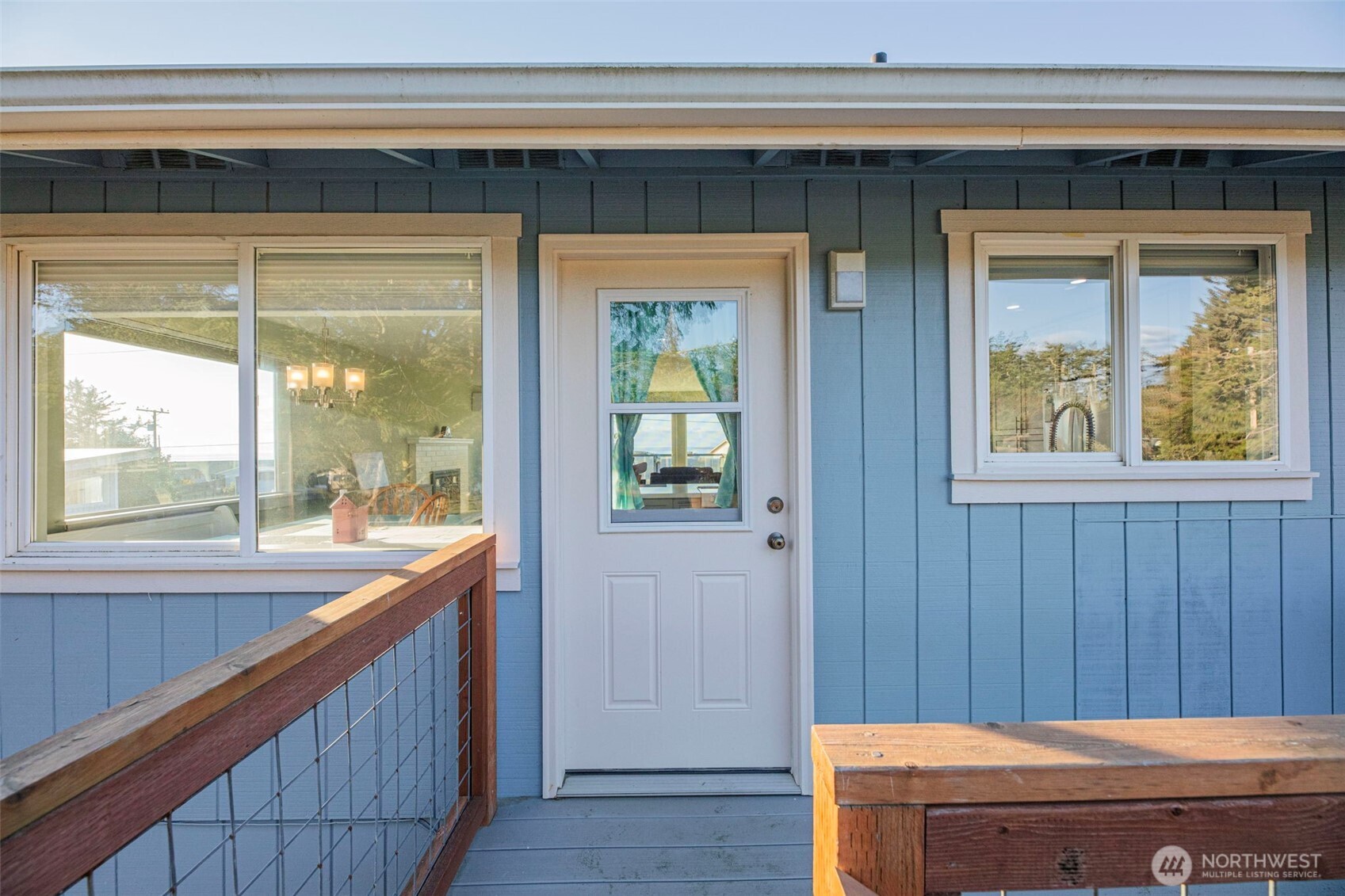 1975 Island View Road Oak Harbor, WA 98277 - Photo 4 of 40 Gallery Image 4