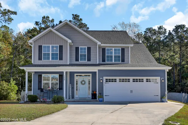 $394,600 | 508 Diamond Ridge Court, Hubert, NC 28539