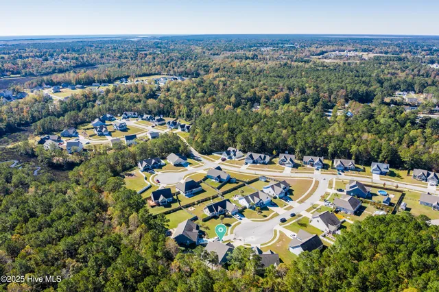 $394,600 | 508 Diamond Ridge Court, Hubert, NC 28539