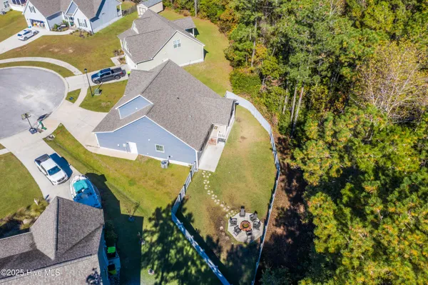 $379,900 | 508 Diamond Ridge Court, Hubert, NC 28539