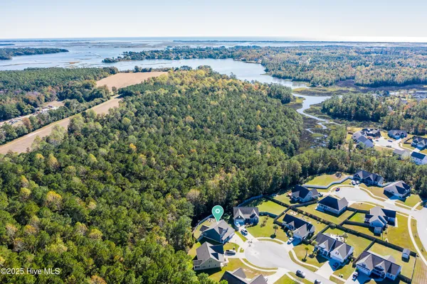 $379,900 | 508 Diamond Ridge Court, Hubert, NC 28539