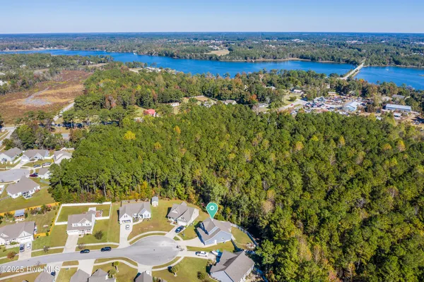 $379,900 | 508 Diamond Ridge Court, Hubert, NC 28539