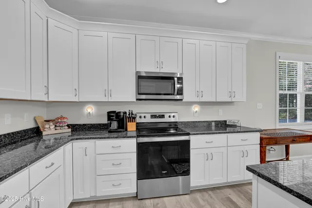 $394,600 | 508 Diamond Ridge Court, Hubert, NC 28539