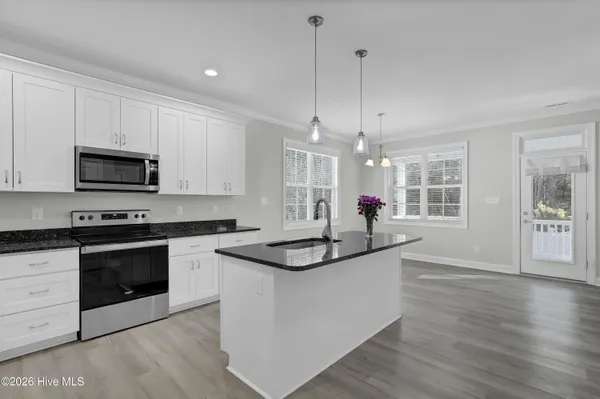 $379,900 | 508 Diamond Ridge Court, Hubert, NC 28539