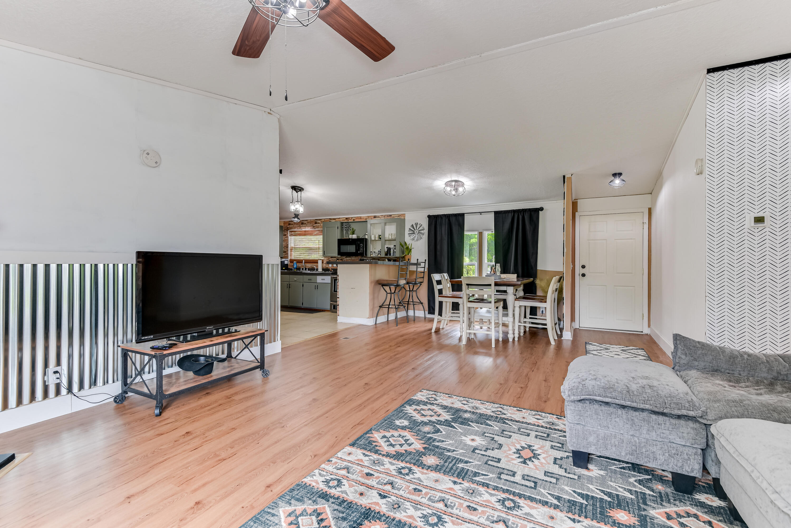 2482 Windsor Road Springfield, SC 29146 - Photo 7 of 36