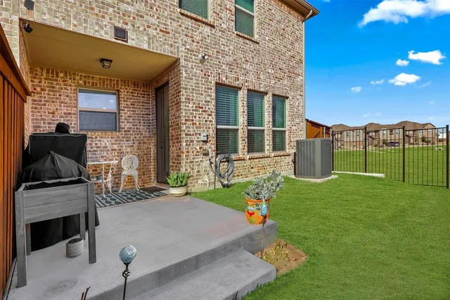 a view of outdoor space yard and patio