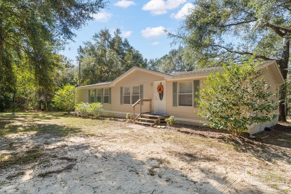 4855 Persimmon Hollow Road Milton, FL 32583 - Photo 2 of 16