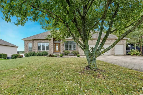 $699,000 | 15613 Cedar Lane, Basehor, KS 66007