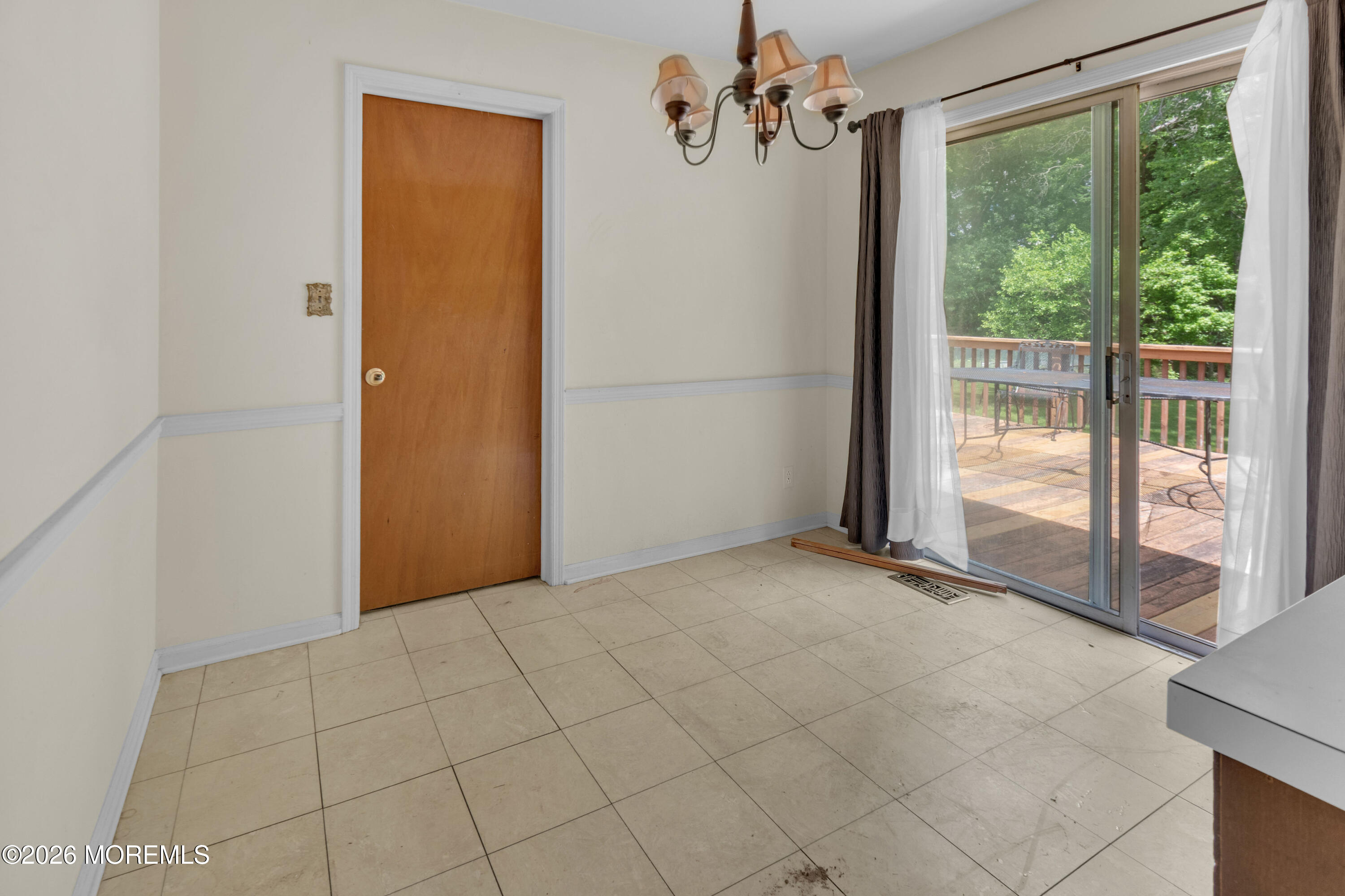 18 Foley Avenue Edison, NJ 08820 - Photo 12 of 34 photos(95of151)