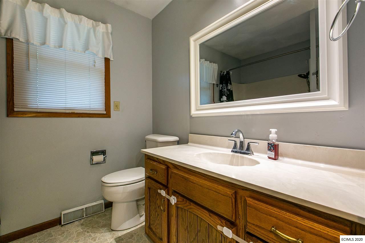 809 Southwest 4th Avenue Cascade, IA 52033 - Photo 23 of 41 Gallery Image 23