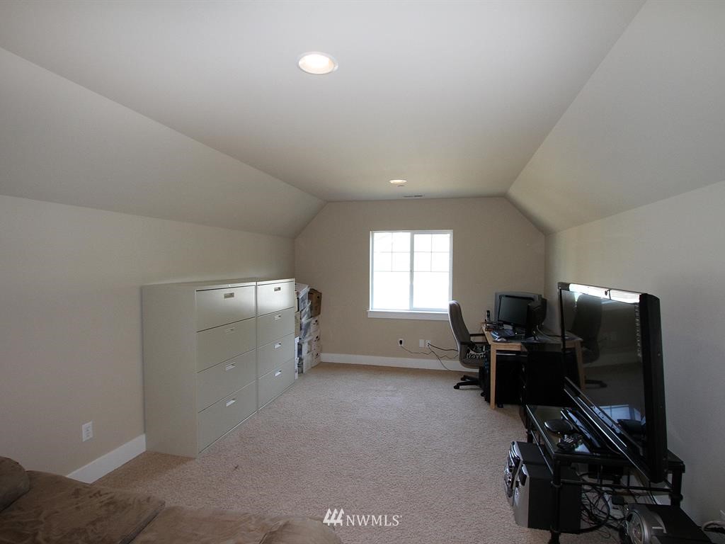 1365 Northeast 14th Street Renton, WA 98059 - Photo 12 of 23 Gallery Image 12
