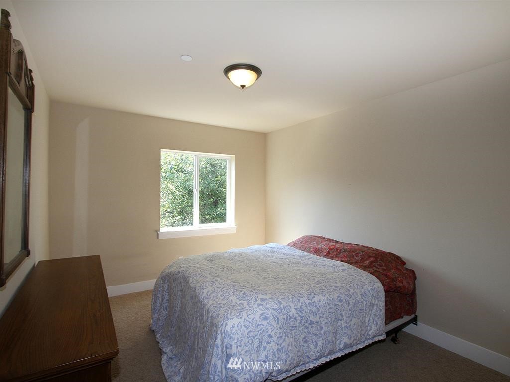 1365 Northeast 14th Street Renton, WA 98059 - Photo 13 of 23 Gallery Image 13