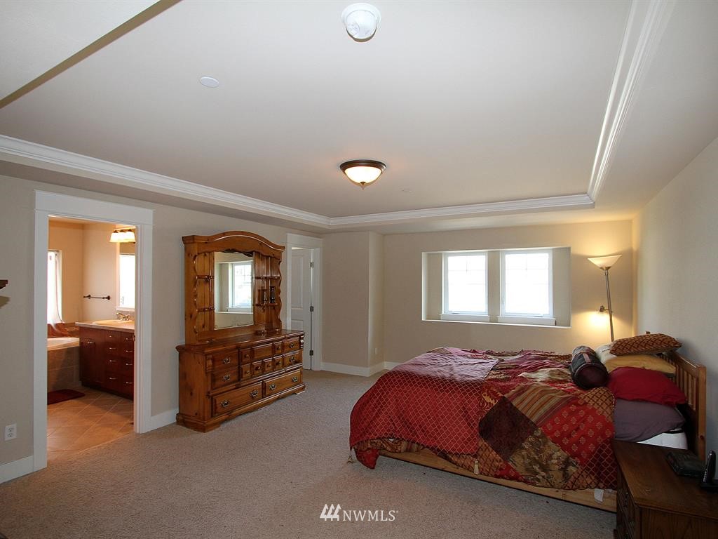 1365 Northeast 14th Street Renton, WA 98059 - Photo 8 of 23 Gallery Image 8