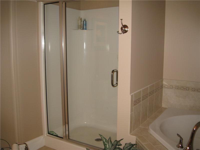 95 Ridge Road, Unit 95 Portland, ME 04103 - Photo 20 of 22 Master Bath/Spa.