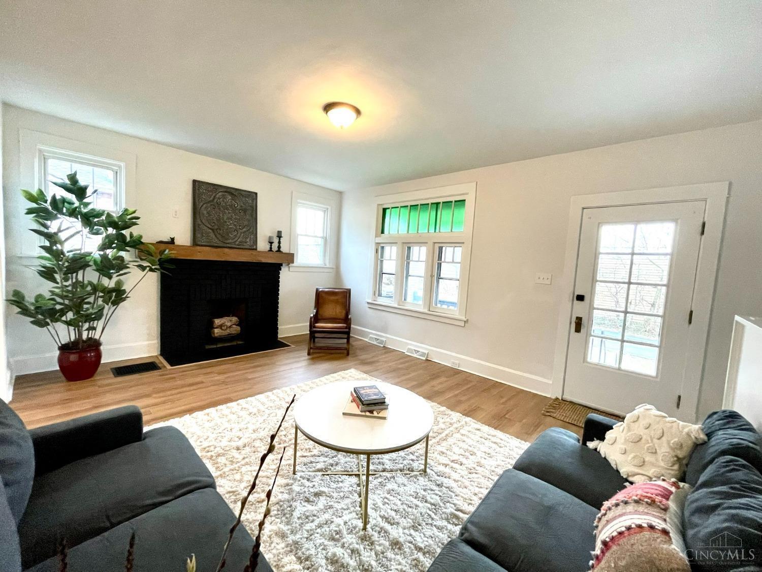 170 Ridgeway Road Cincinnati, OH 45216 - Photo 4 of 32 Gallery Image 4