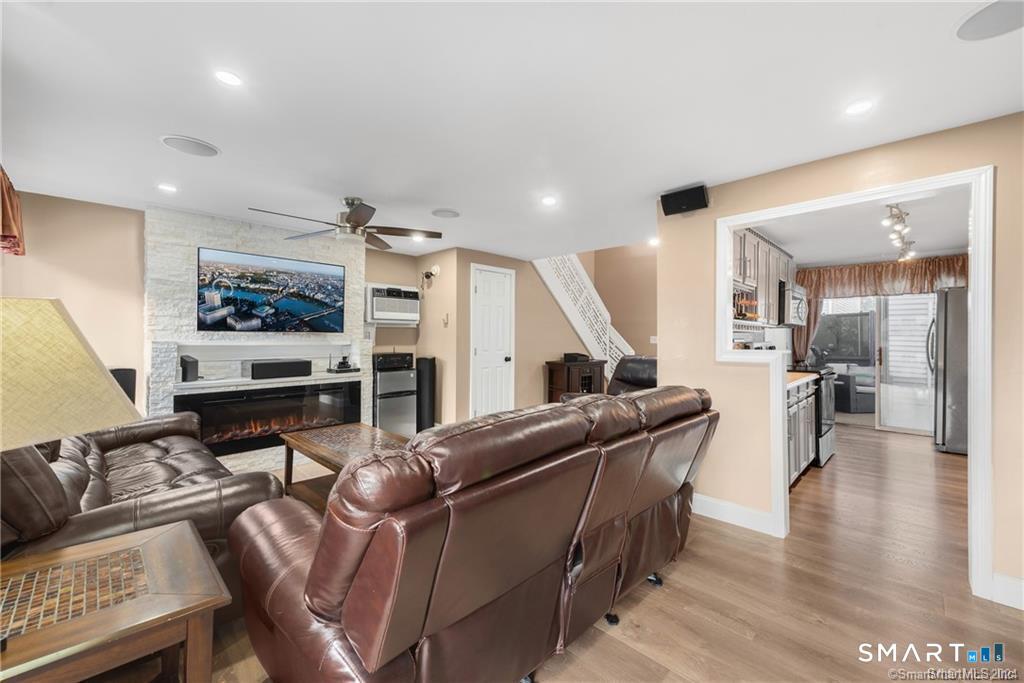 34 Cinnamon Spring, Unit 34 South Windsor, CT 06074 - Photo 4 of 19