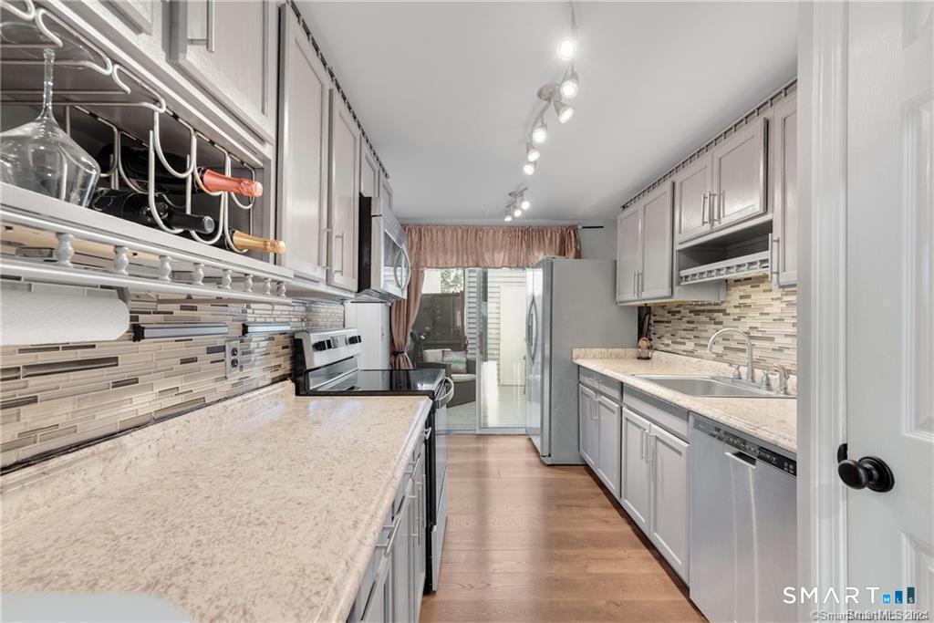 34 Cinnamon Spring, Unit 34 South Windsor, CT 06074 - Photo 6 of 19