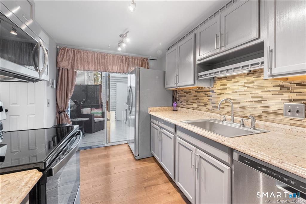 34 Cinnamon Spring, Unit 34 South Windsor, CT 06074 - Photo 7 of 19