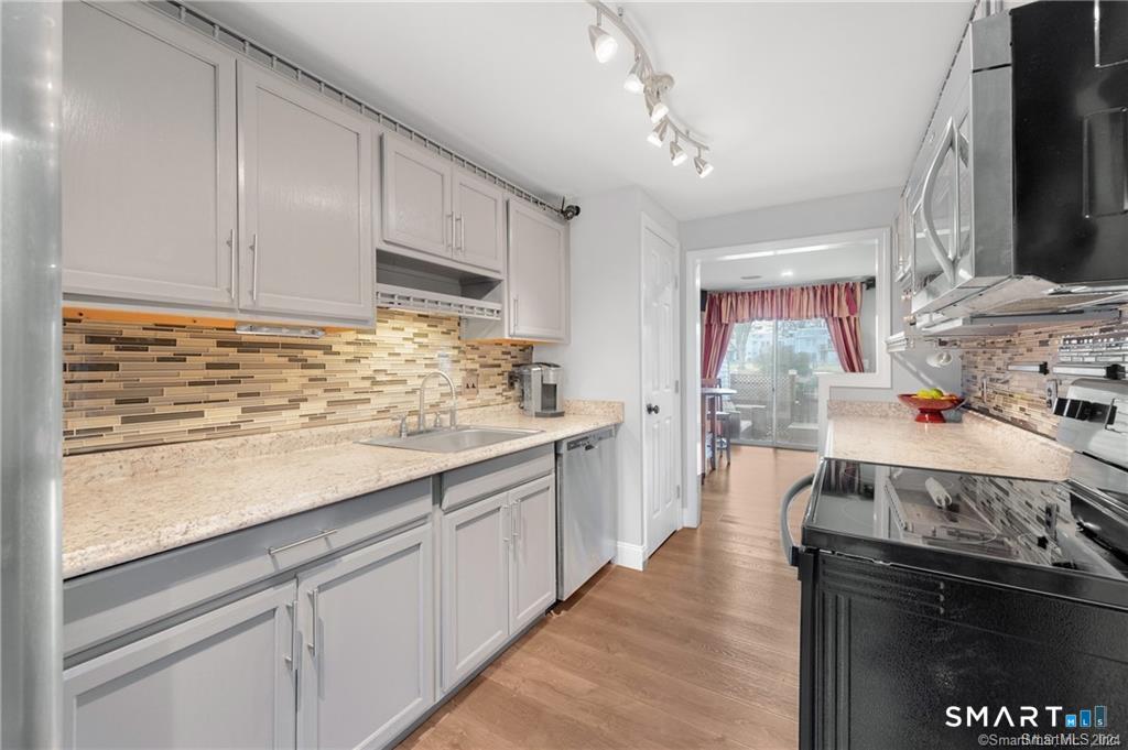 34 Cinnamon Spring, Unit 34 South Windsor, CT 06074 - Photo 8 of 19