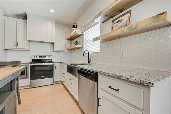 $335,000 | 3336 Tracy Avenue, Kansas City, MO 64109
