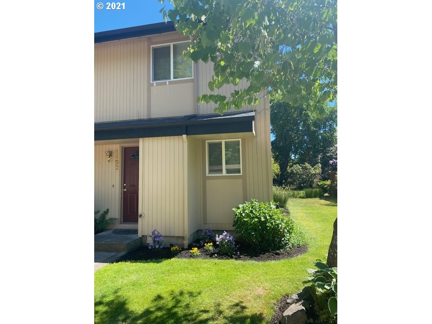 1492 Fetters Loop Eugene, OR 97402 - Photo 2 of 24 Gallery Image 2