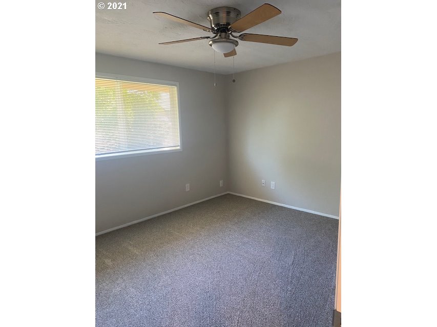 1492 Fetters Loop Eugene, OR 97402 - Photo 15 of 24 Gallery Image 15