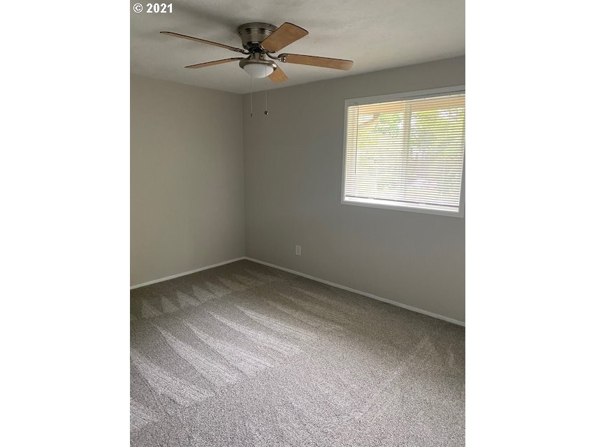 1492 Fetters Loop Eugene, OR 97402 - Photo 17 of 24 Gallery Image 17