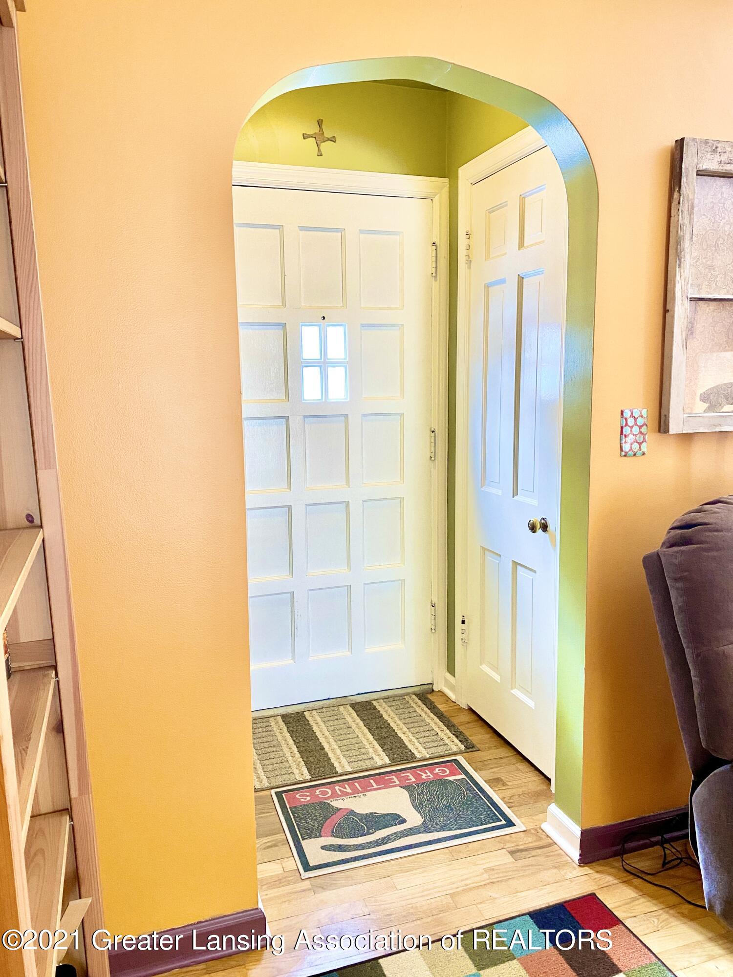 611 Riley Street Lansing, MI 48910 - Photo 2 of 41 Entry Foyer