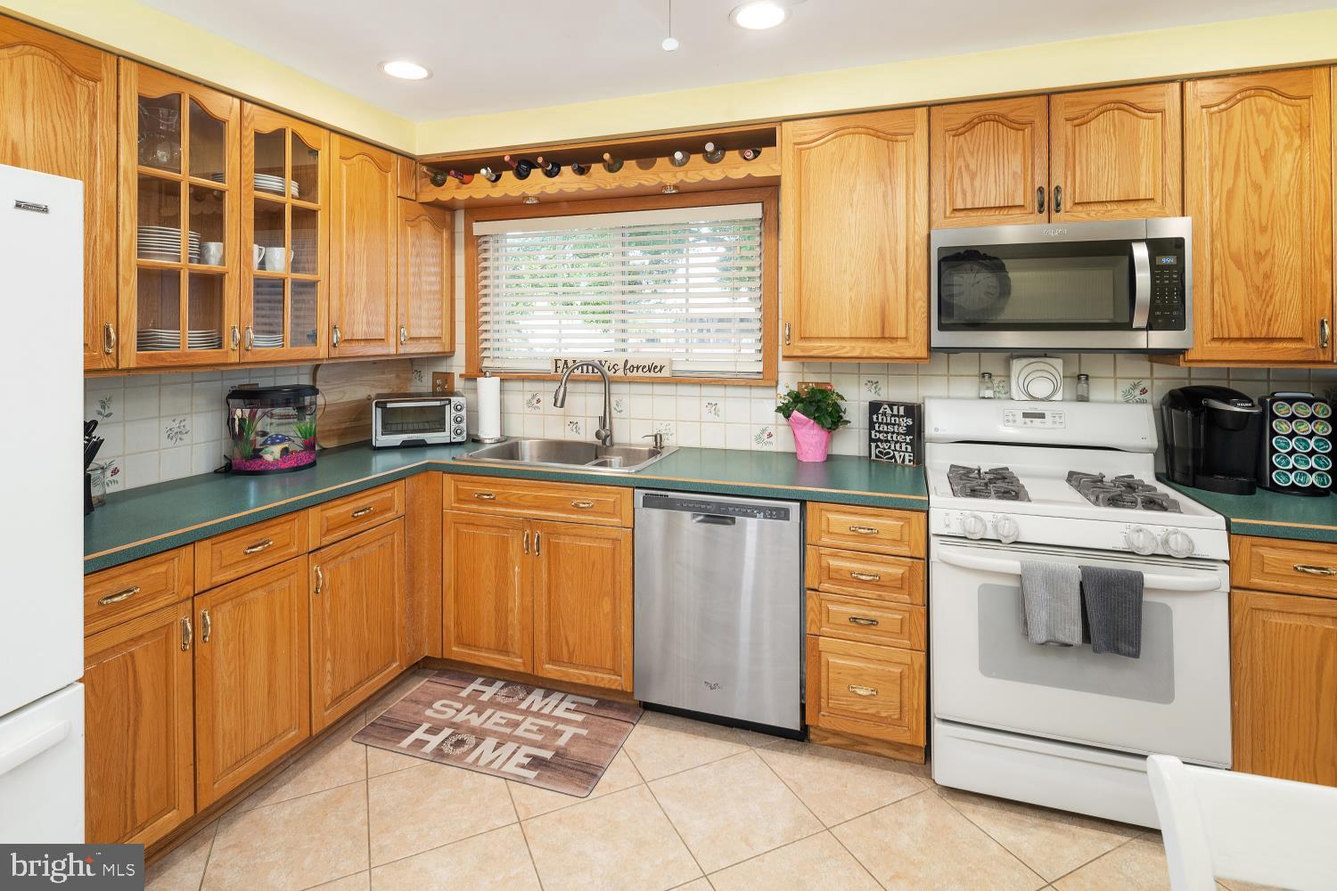 60 Albemarle Road Trenton, NJ 08690 - Photo 9 of 24 Gallery Image 9