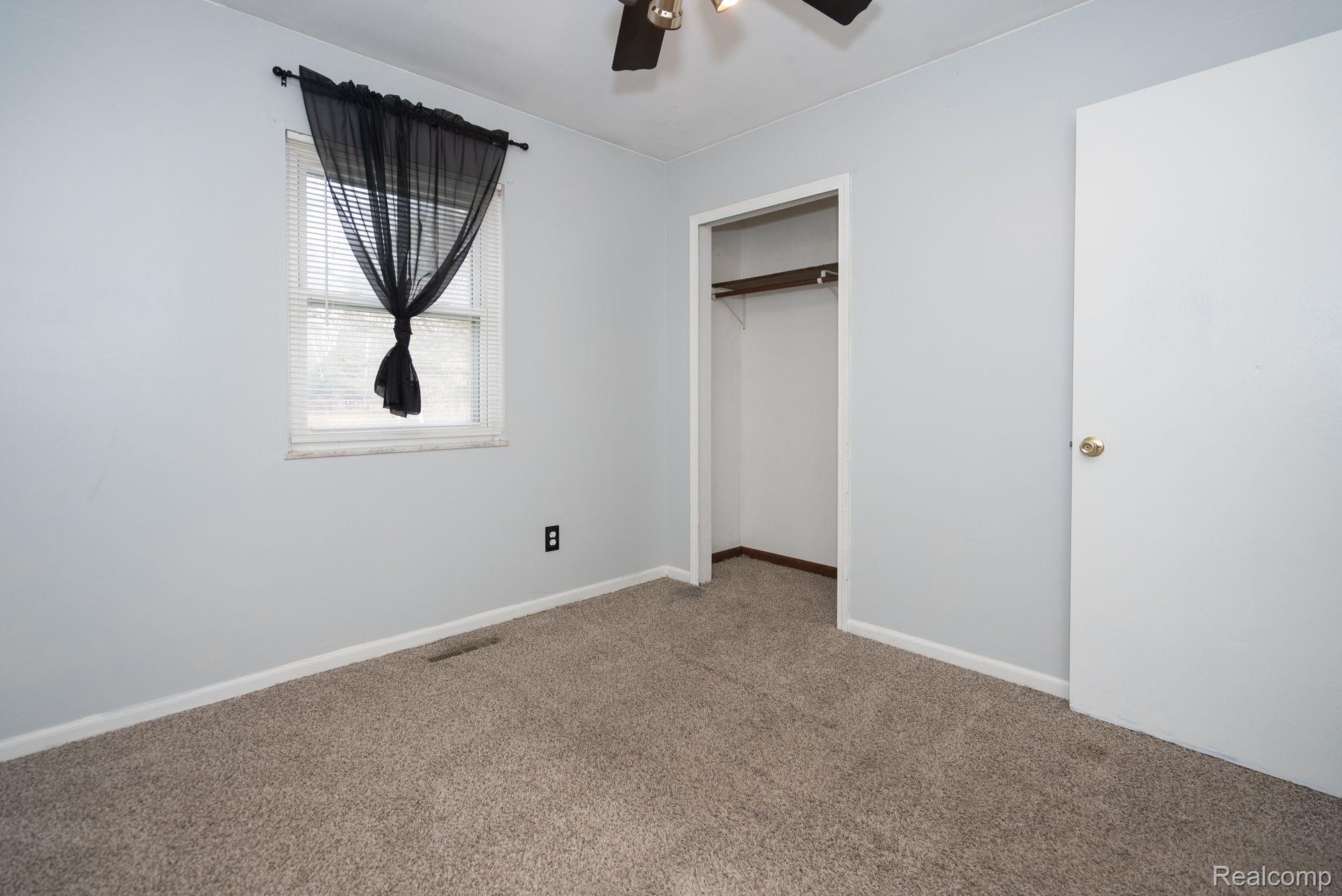 3923 Krafft Road Fort Gratiot, MI 48059 - Photo 16 of 31