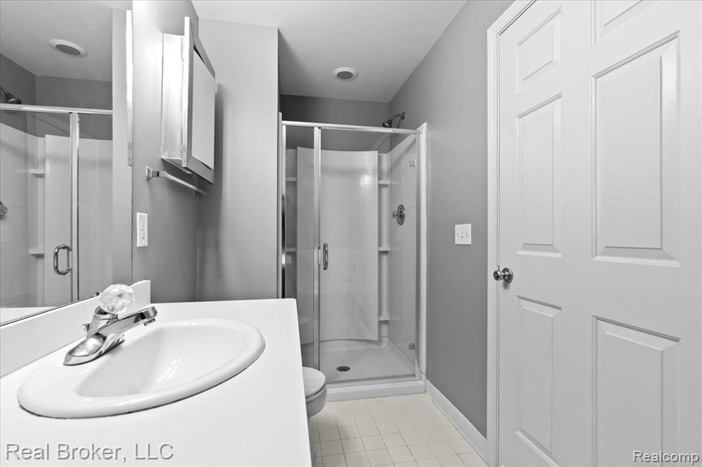 1546 Devon Lane Troy, MI 48084 - Photo 11 of 46