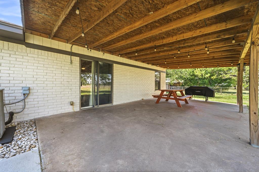 141 Swan Waco, TX 76708 - Photo 13 of 35 Gallery Image 13